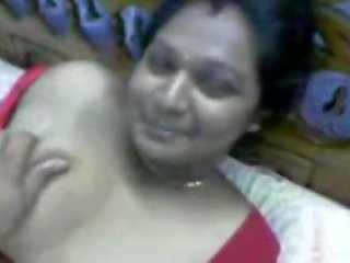 Indisk sexy desi aunty i rød kjole